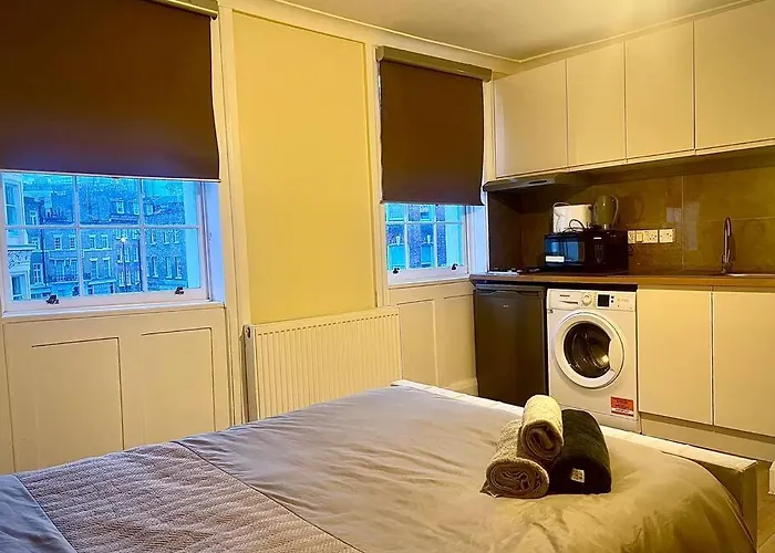 C.London, Zone 1. Double Studio, Moments From Oxford St