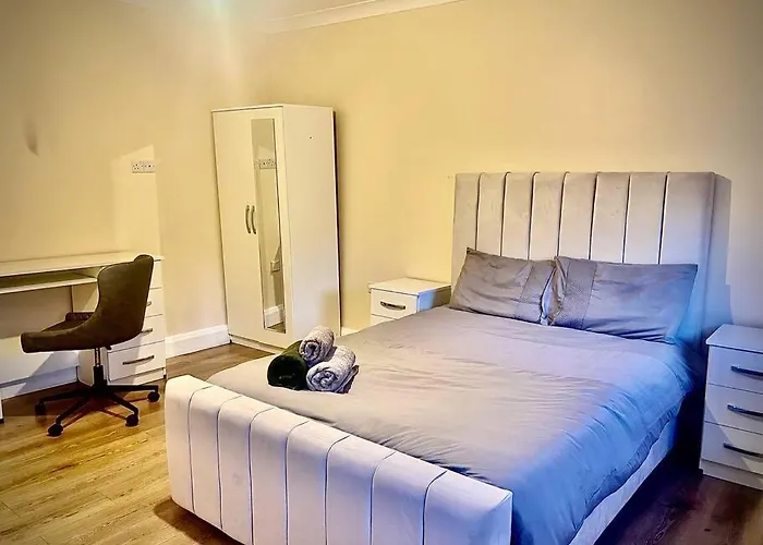 C.London, Zone 1. Double Studio, Moments From Oxford St